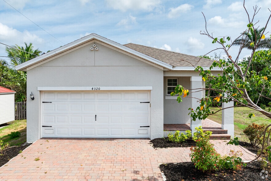 4320 Little Hickory Rd, Bonita Springs, FL for sale - Building Photo - Image 2 of 17