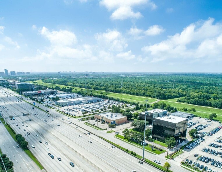 15905 Katy Fwy, Houston, TX for lease - Building Photo - Image 2 of 5