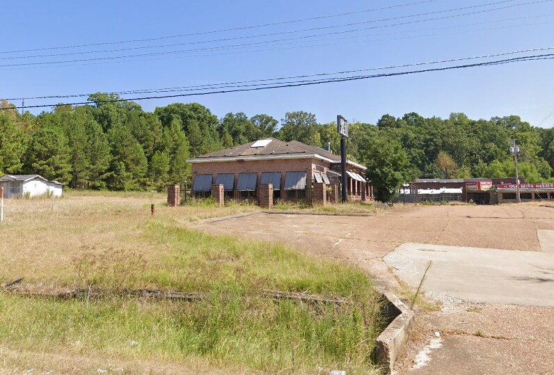 1660 Sunset Dr, Grenada, MS à vendre Photo du bâtiment- Image 1 de 5