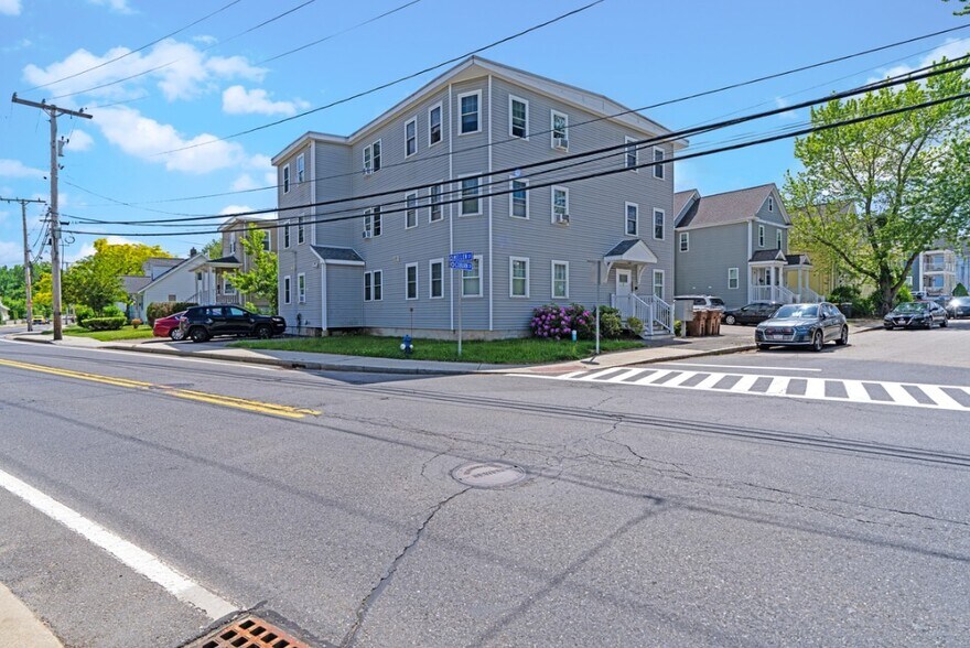 2 Coburn St, Framingham, MA à vendre - Photo du bâtiment - Image 3 de 9