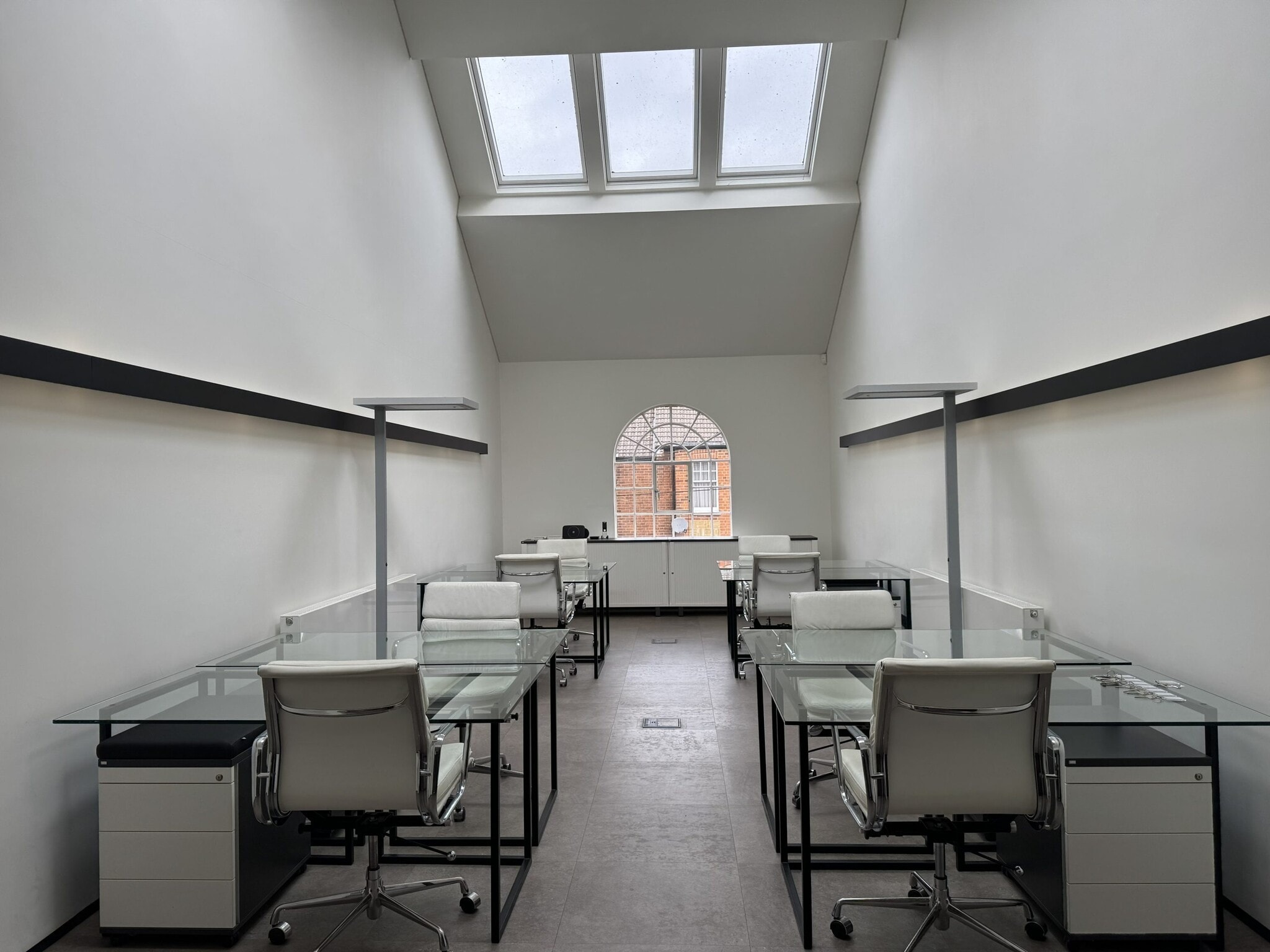 2 Buckhurst Avenue, Sevenoaks for lease Interior Photo- Image 1 of 8