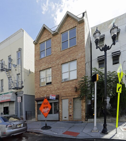4 Jordan Ave, Jersey City, NJ for sale - Primary Photo - Image 1 of 5