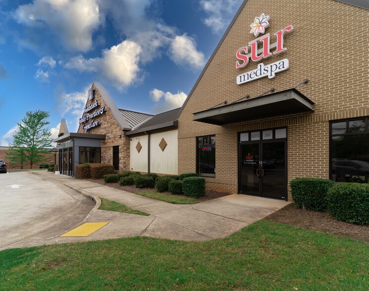 310 Gold Creek Trl, Woodstock, GA for lease - Building Photo - Image 2 of 8