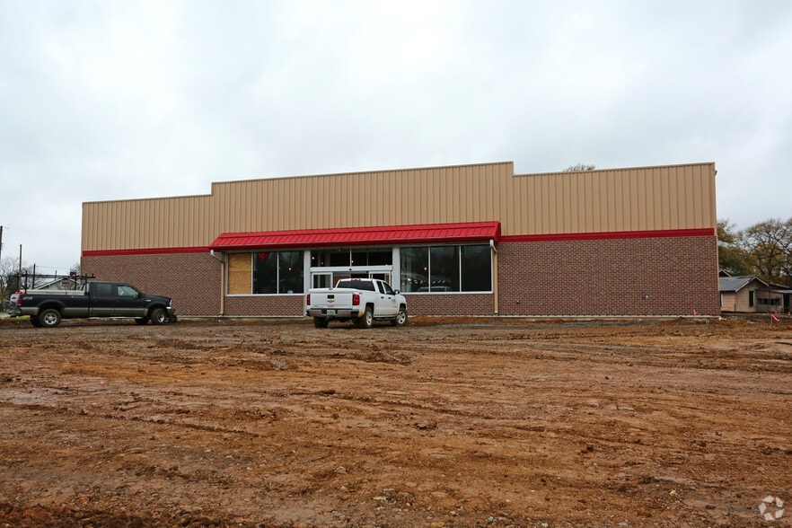 4300 Vanderbilt Rd, Birmingham, AL for lease - Primary Photo - Image 1 of 12