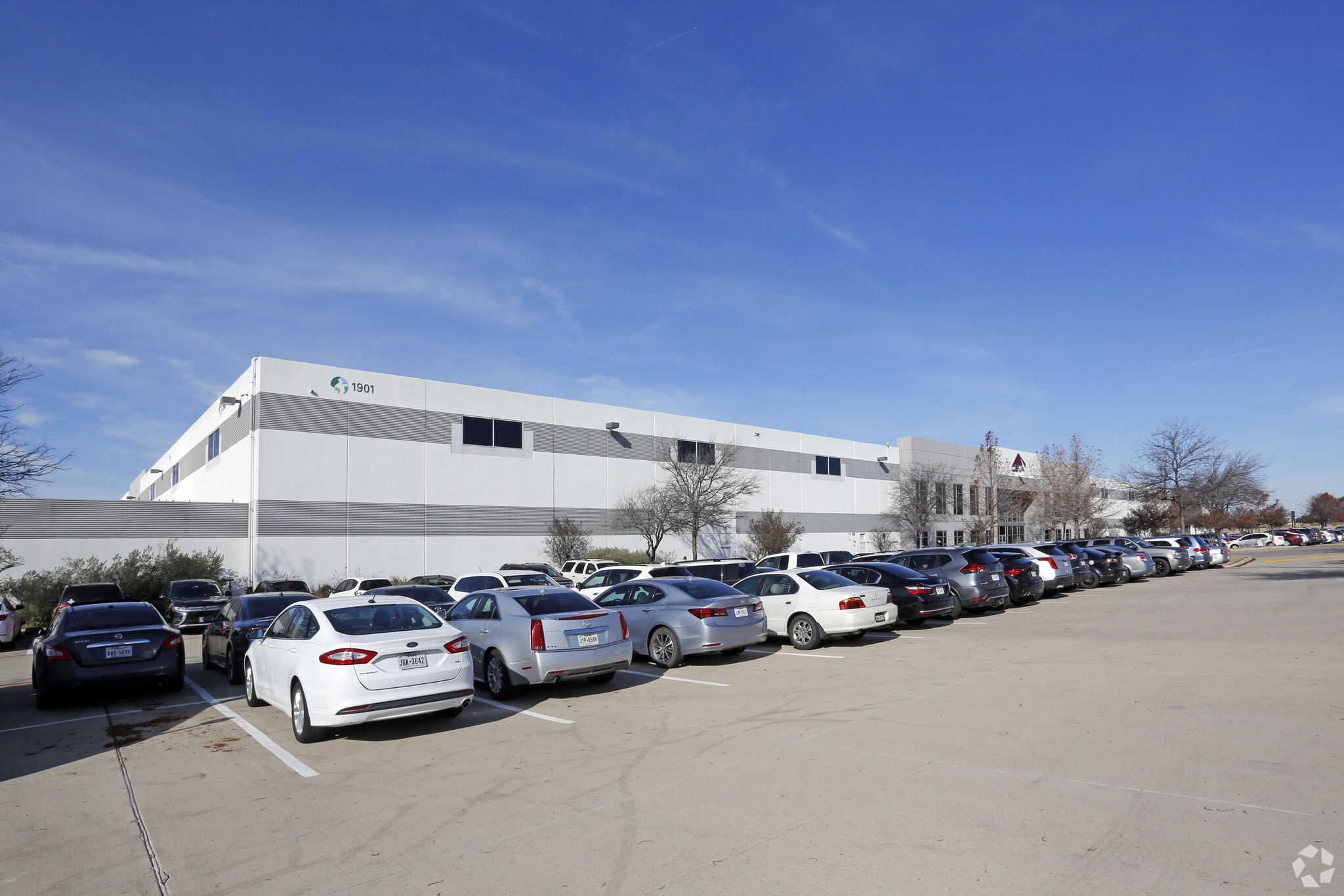 1901 W Airfield Dr, Dallas, TX for sale Primary Photo- Image 1 of 1