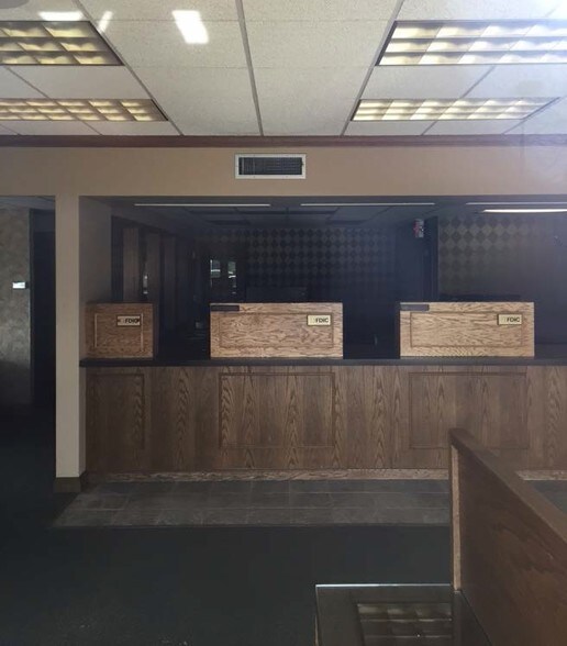 1710 Paramount Dr, Waukesha, WI à vendre - Photo intérieure - Image 2 de 7