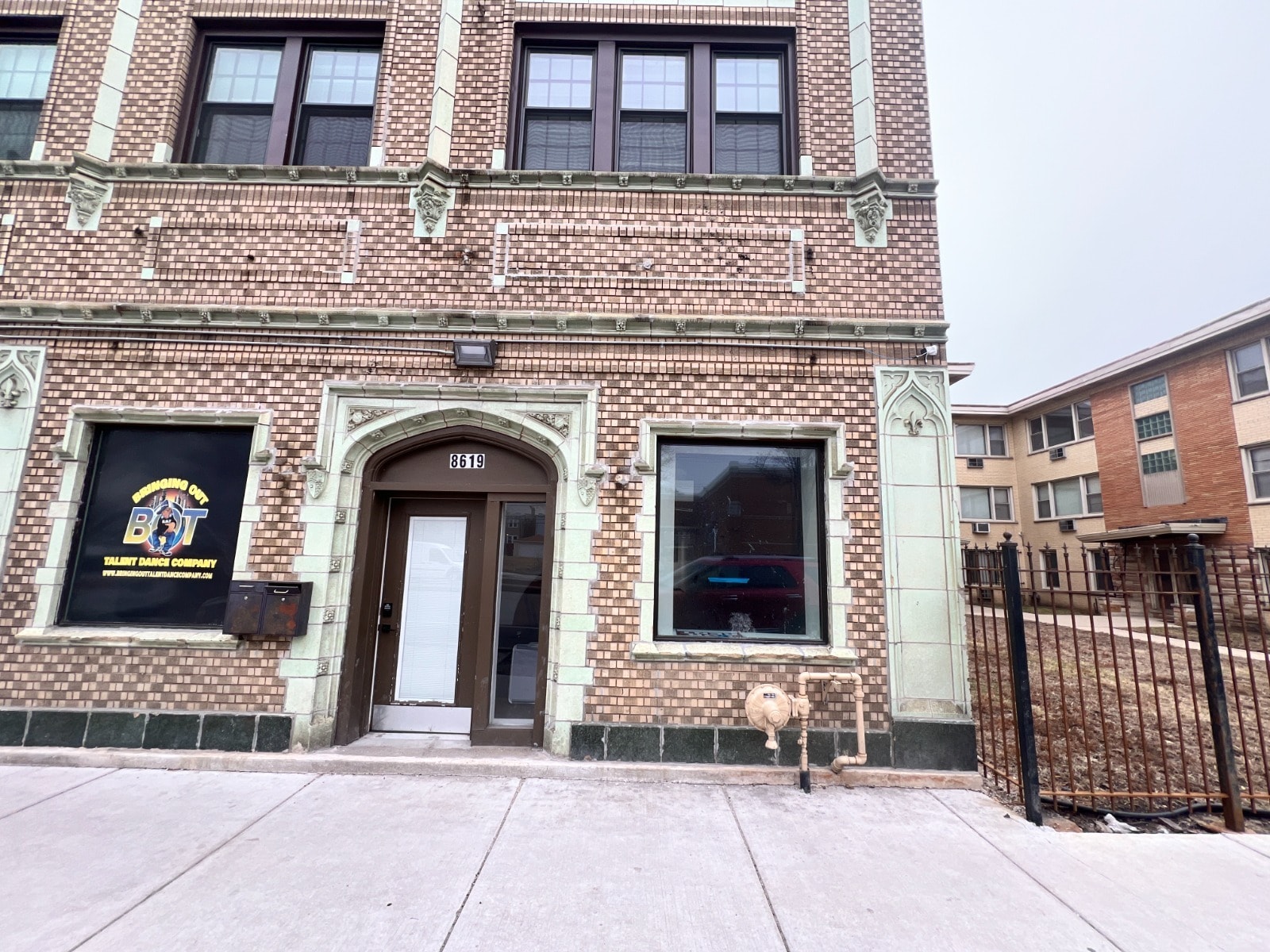 8611-8619 S Ashland Ave, Chicago, IL à louer Photo du bâtiment- Image 1 de 5