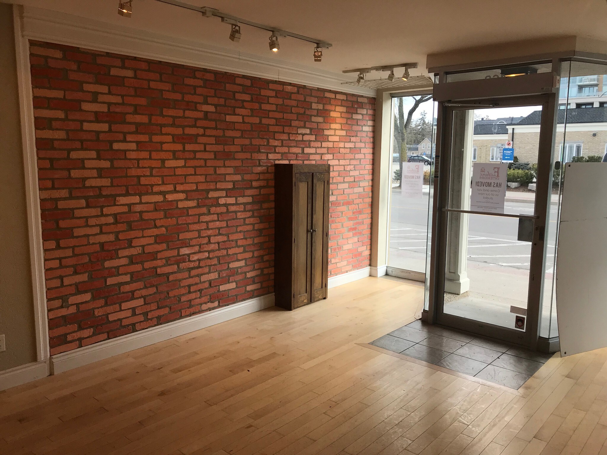 468 Brant St, Burlington, ON for sale Interior Photo- Image 1 of 1