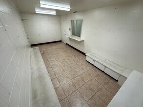5026 Fruitridge Rd, Sacramento, CA for lease Interior Photo- Image 2 of 17