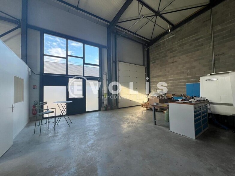 161 Allée Des Peupliers, Trévoux for lease - Building Photo - Image 1 of 4