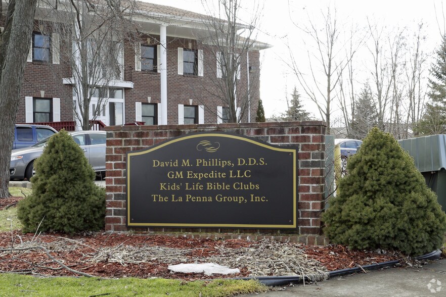 2110 Enterprise St SE, Grand Rapids, MI à louer - Photo du bâtiment - Image 3 de 13