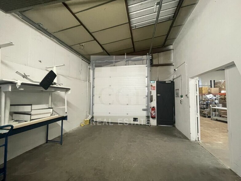 Flex in SAINT-MARTIN-D'HERES for lease - Interior Photo - Image 3 of 8