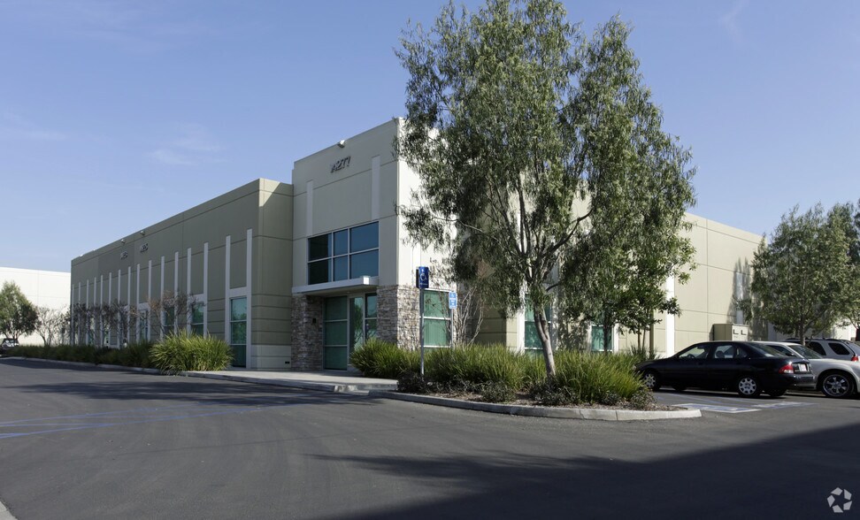 14271-14273 Albers Way, Chino, CA à louer - Photo principale - Image 1 de 6