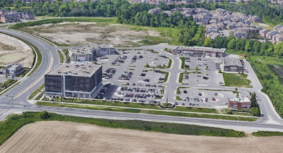 334 Rossland Rd E, Ajax, ON à louer - Photo du bâtiment - Image 2 de 2