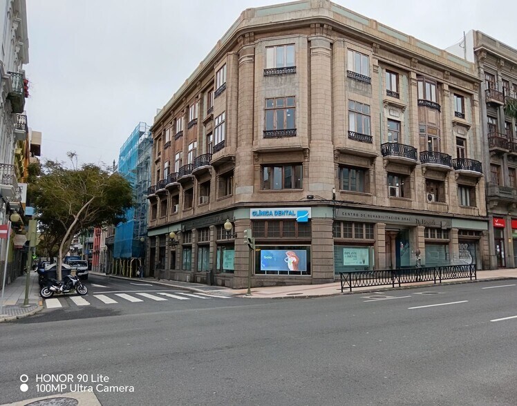 Calle Viera y Clavijo, Las Palmas de Gran Canaria, Las Palmas à louer - Photo du bâtiment - Image 1 de 21