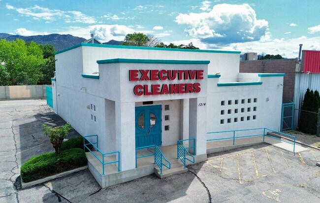 Plus de détails pour 1214 Juan Tabo Blvd NE, Albuquerque, NM - Commerce de détail à vendre