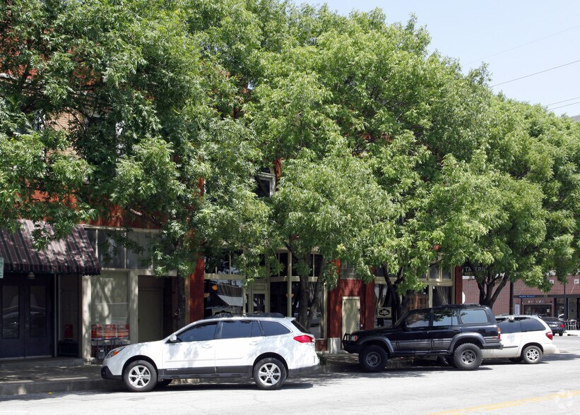 201-203 N Main St, Tulsa, OK à louer - Photo du bâtiment - Image 3 de 4