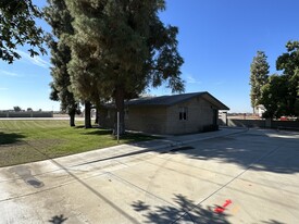 115 S Beech Ave, Shafter CA - Entrepôt