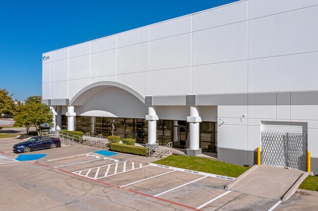 Plus de détails pour 2510 W Main St, Grand Prairie, TX - Industriel à louer