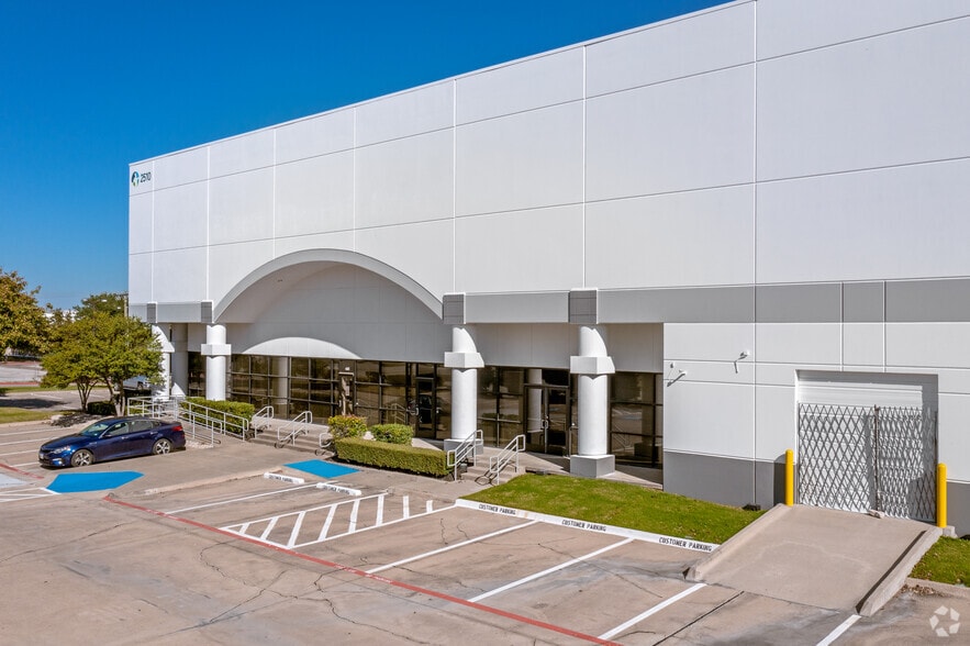 2510 W Main St, Grand Prairie, TX for lease - Primary Photo - Image 1 of 5
