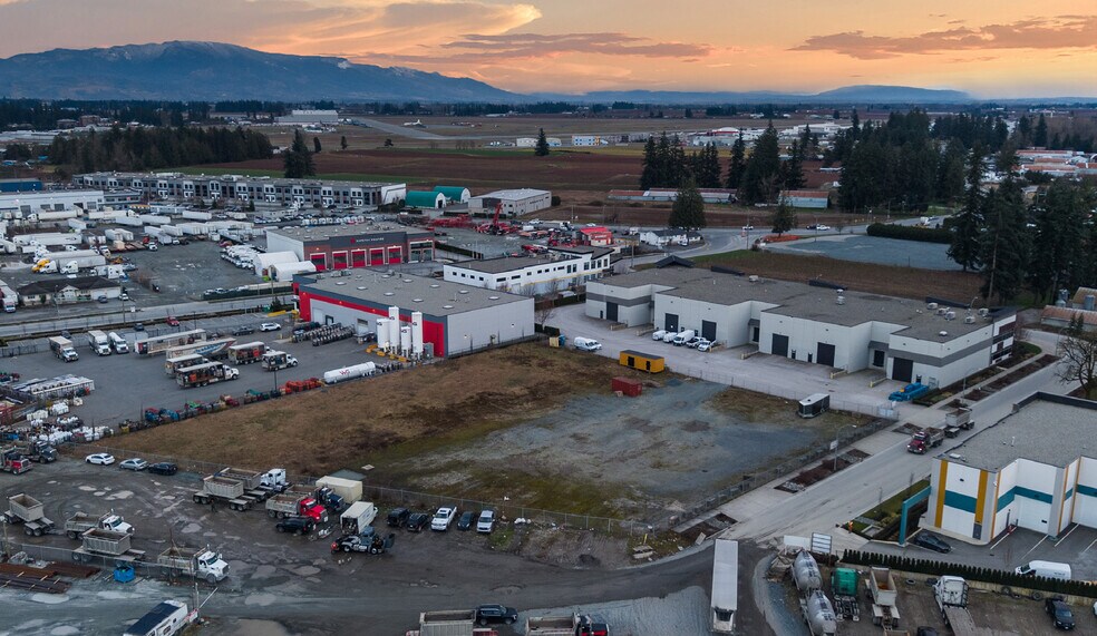 2170-2190 Iron Mills Crt, Abbotsford, BC à vendre - Photo du bâtiment - Image 1 de 4