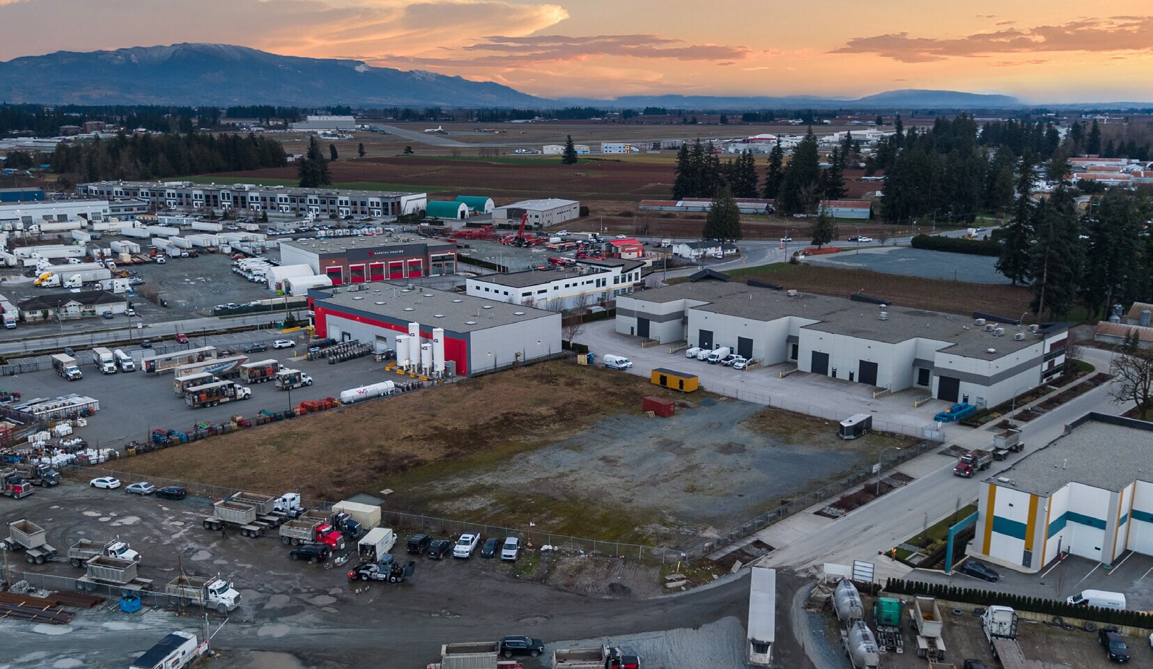 2170-2190 Iron Mills Crt, Abbotsford, BC à vendre Photo du bâtiment- Image 1 de 5
