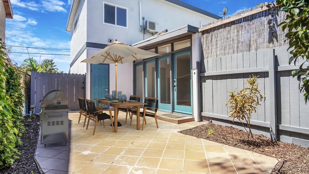 1610 E Carson St, Long Beach, CA for sale - Building Photo - Image 2 of 11