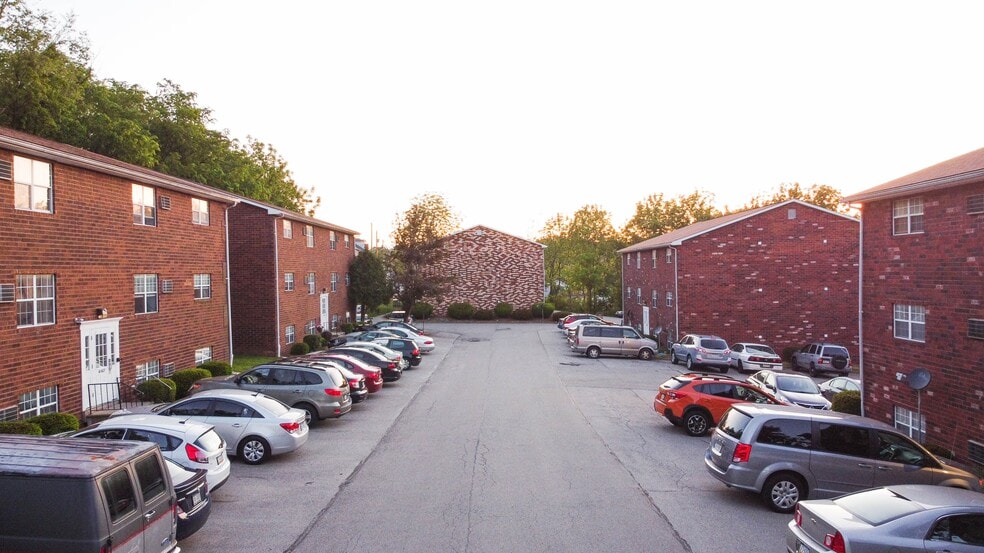 827 Dornin St, Greensburg, PA à vendre - Photo du bâtiment - Image 2 de 16