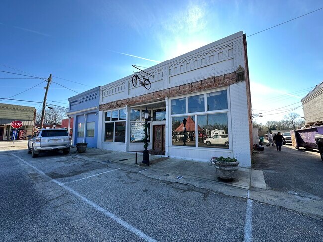 More details for 13 Public Sq, Bowman, GA - Retail for Sale