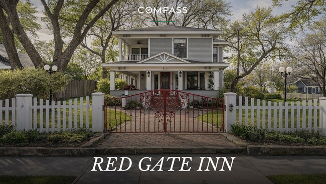 Plus de détails pour 811 N Church St, McKinney, TX - Services hôteliers à vendre