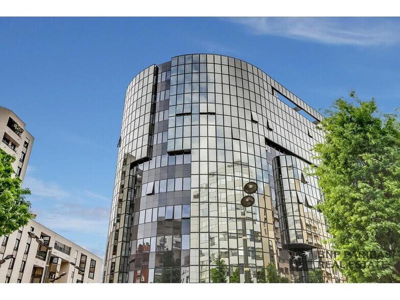 44 Avenue Georges Pompidou, Levallois-Perret à louer - Photo du bâtiment - Image 1 de 7