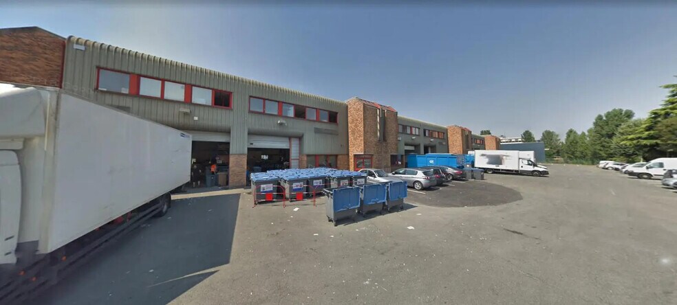 Industriel dans Le Blanc-Mesnil à louer - Photo du bâtiment - Image 1 de 6