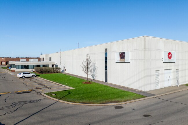 Plus de détails pour 475 Admiral Blvd, Mississauga, ON - Industriel à louer
