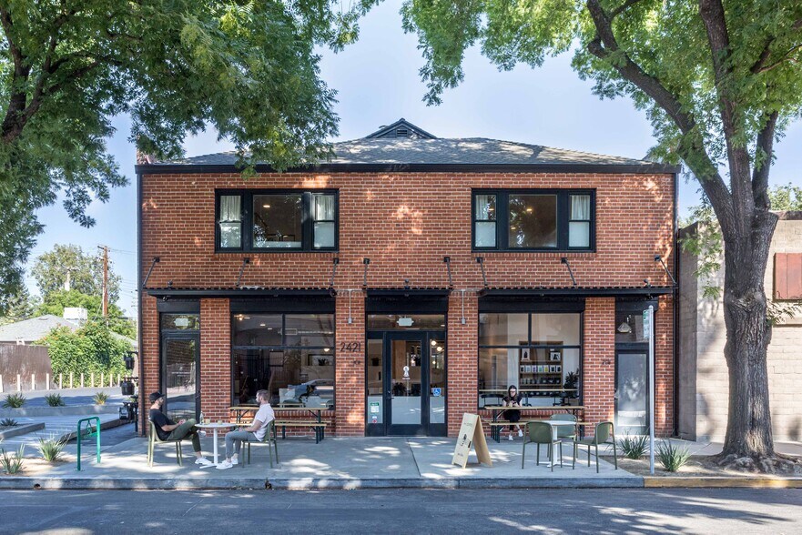 2421 17th St, Sacramento, CA à louer - Photo du bâtiment - Image 1 de 12