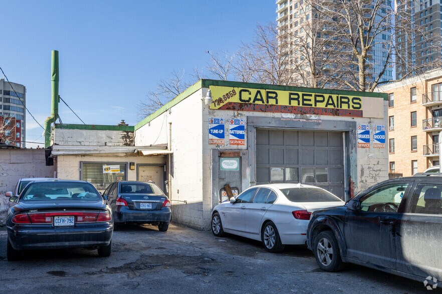140 Hinchey Av, Ottawa, ON à vendre - Photo du bâtiment - Image 3 de 3
