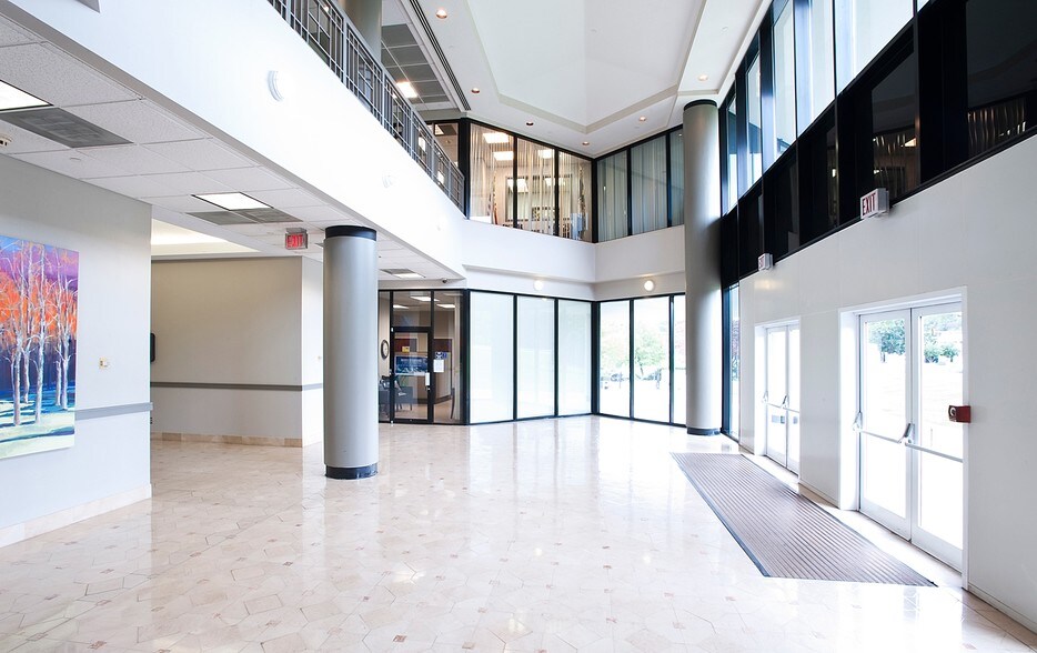 3800 Electric Rd, Roanoke, VA à louer - Photo intérieure - Image 2 de 6