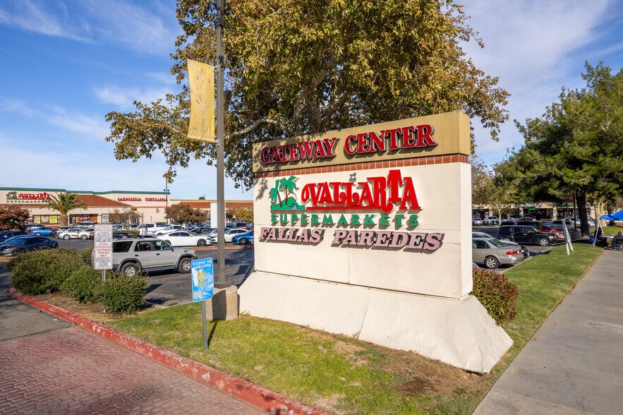 1703-1823 E Palmdale Blvd, Palmdale, CA à louer - Photo de l’enseigne - Image 3 de 5