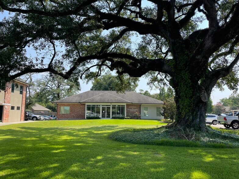 15475 Airline Hwy, Baton Rouge, LA à louer - Photo du bâtiment - Image 2 de 33