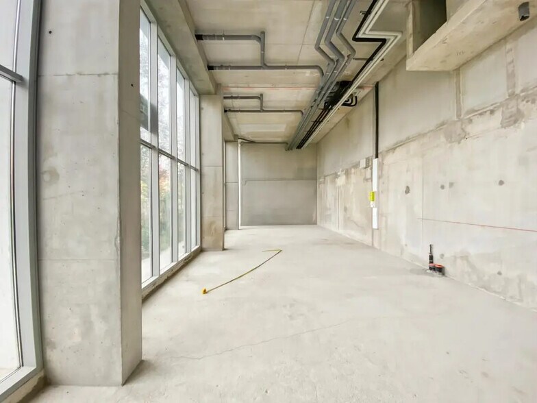 Commerce de détail dans Ivry-sur-Seine à louer - Photo du bâtiment - Image 3 de 7