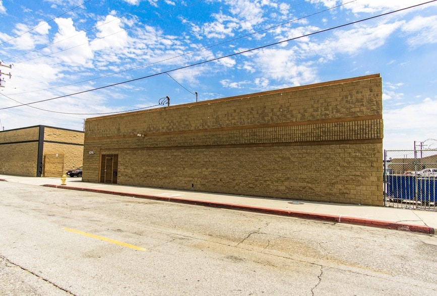 5760 S 2nd St, Los Angeles, CA for lease - Building Photo - Image 2 of 6