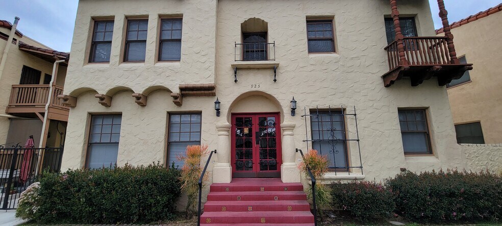 925 N Lacy St, Santa Ana, CA à vendre - Photo du bâtiment - Image 1 de 25