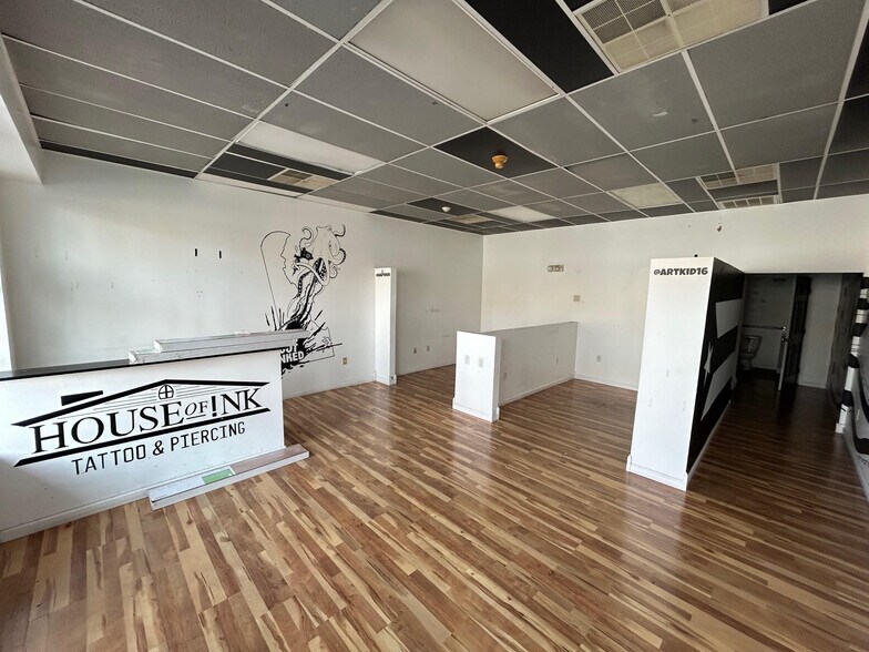 4164 N Dupont Hwy, Dover, DE à louer - Photo du bâtiment - Image 3 de 4