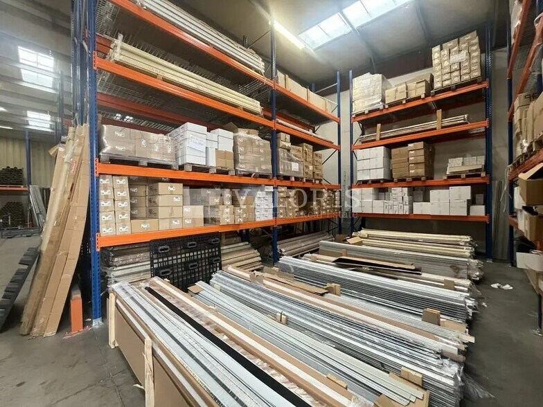 Flex dans Chassieu à louer - Photo du bâtiment - Image 3 de 13