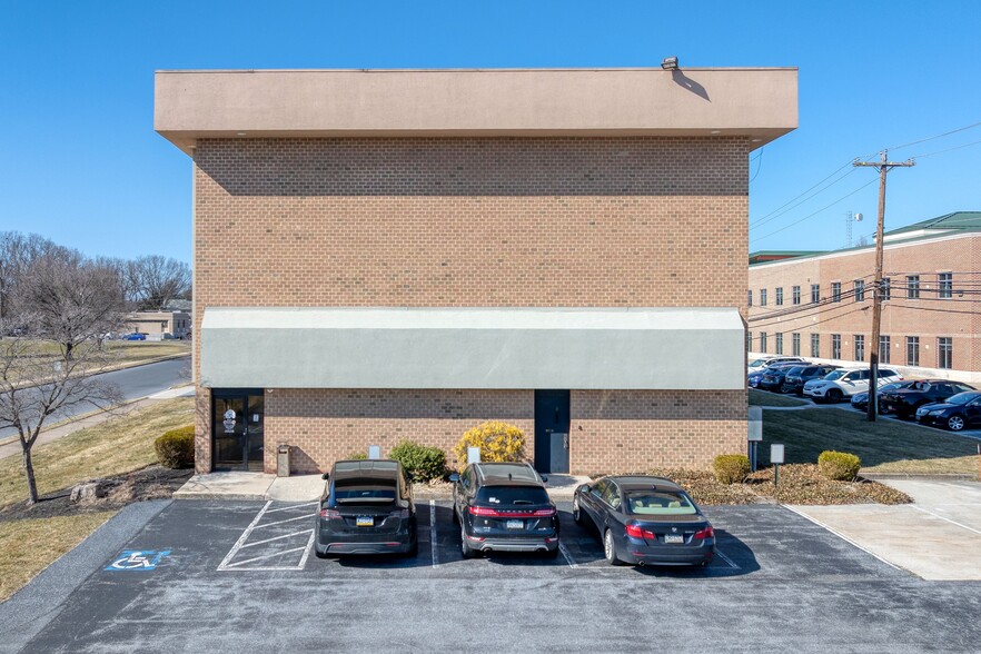 99 November Dr, Camp Hill, PA for lease - Building Photo - Image 2 of 31