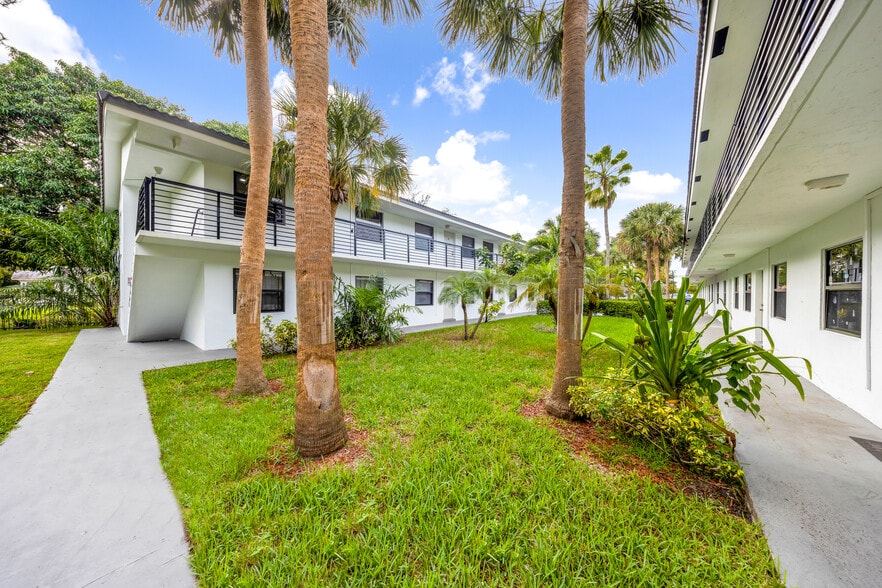 1350-1400 NE 5th Ter, Fort Lauderdale, FL for sale - Primary Photo - Image 1 of 26