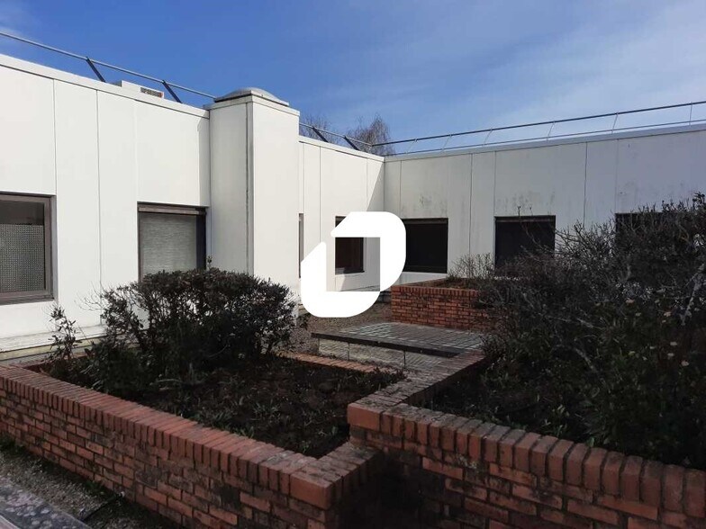 Office in Villebon-sur-Yvette for lease - Building Photo - Image 3 of 15