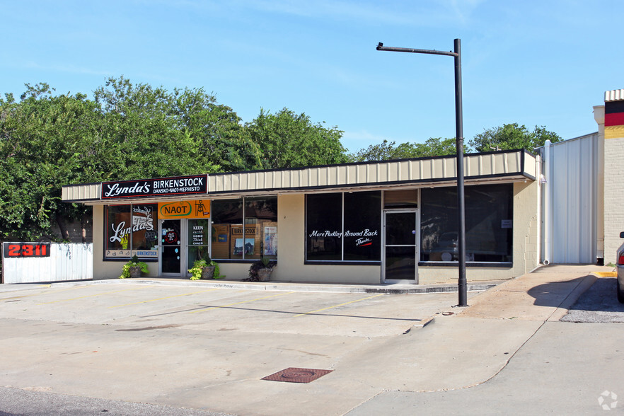 2311 NW 36th St, Oklahoma City, OK for lease - Primary Photo - Image 1 of 2