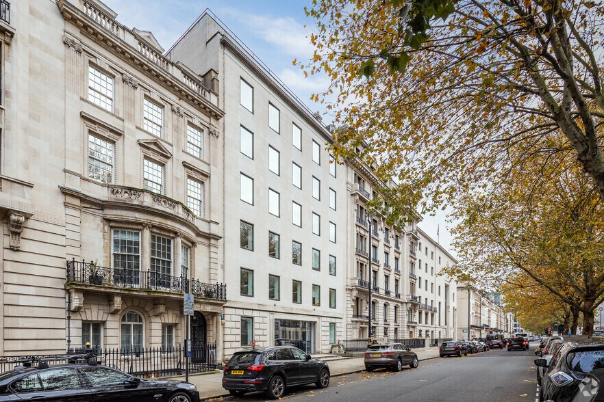 76 Portland Pl, Londres à louer - Photo du bâtiment - Image 2 de 3