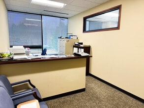 1200 Ridgefield Blvd, Asheville, NC for lease Interior Photo- Image 2 of 7