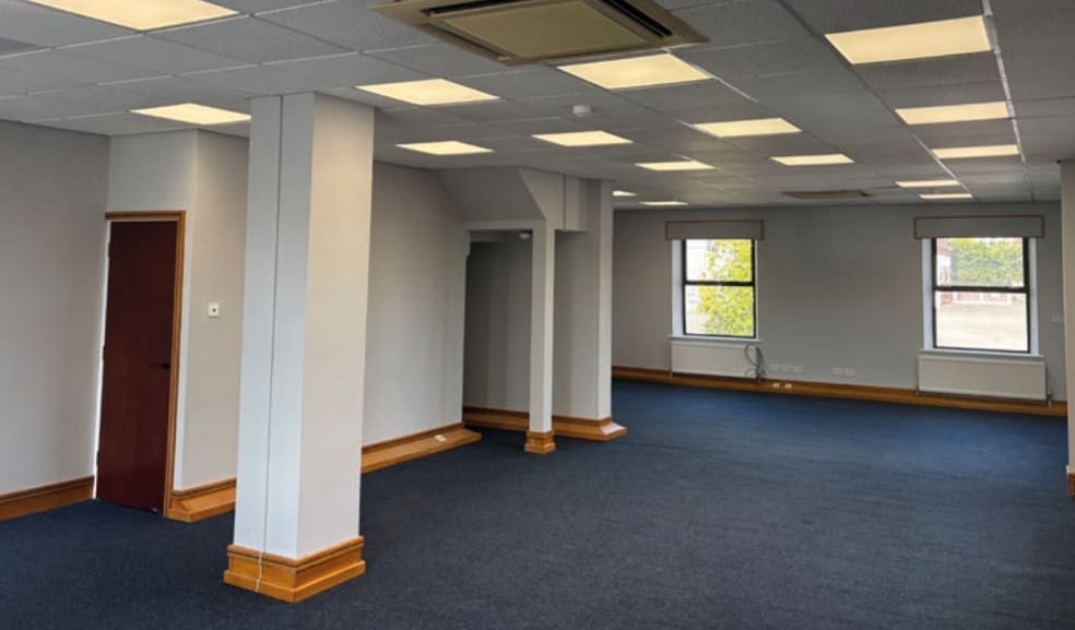 3 Gold Tops, Newport for sale - Interior Photo - Image 3 of 7